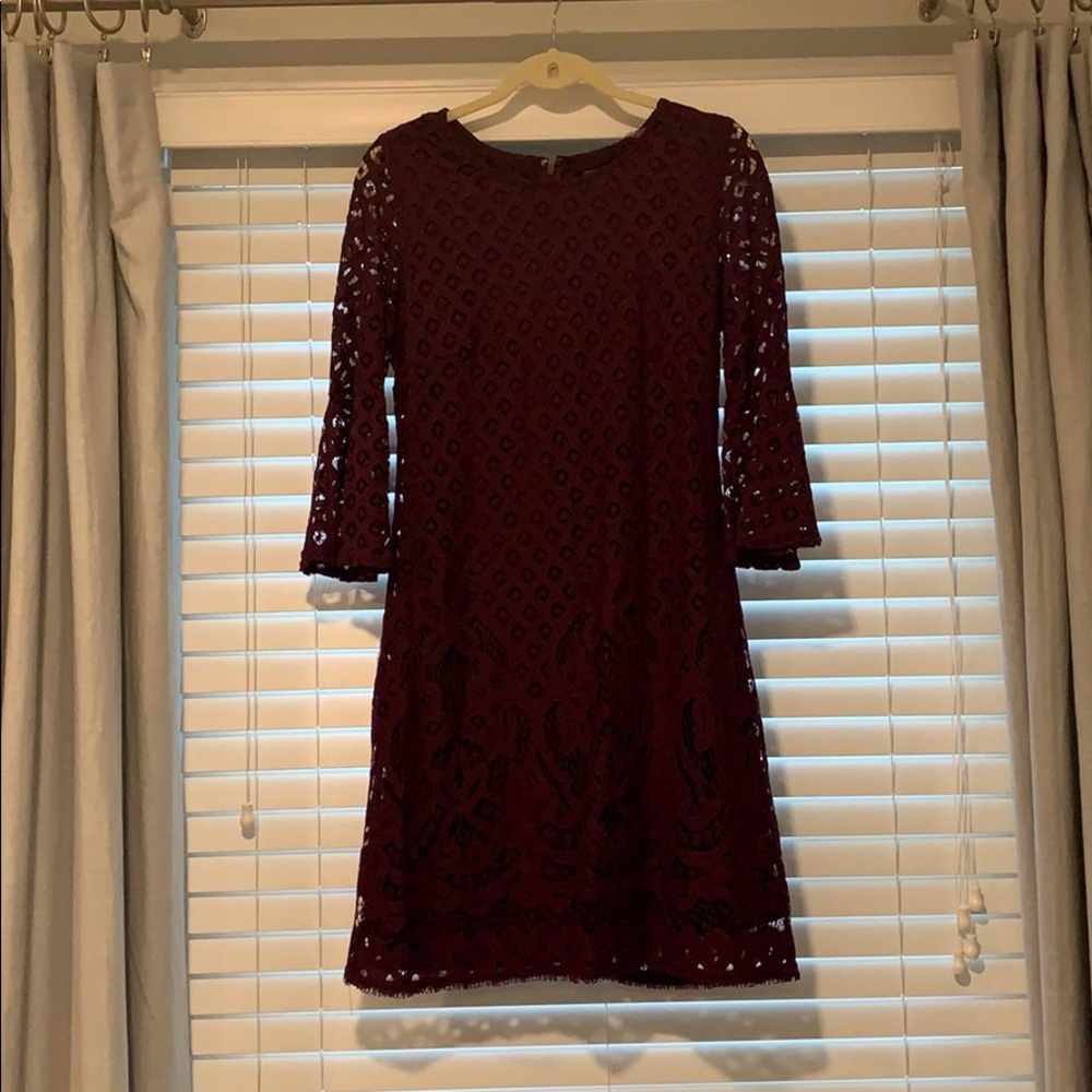 Bell sleeve lace dress